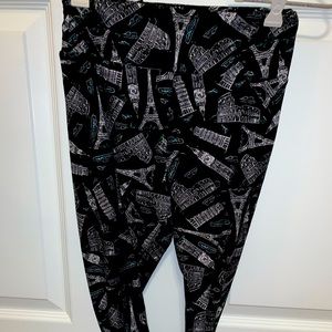 Eiffel Tower Paris Rome France Super Stretchy Leggings